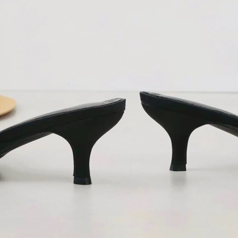 Pearl Bow Design Kitten Heels - Picture 4 of 5